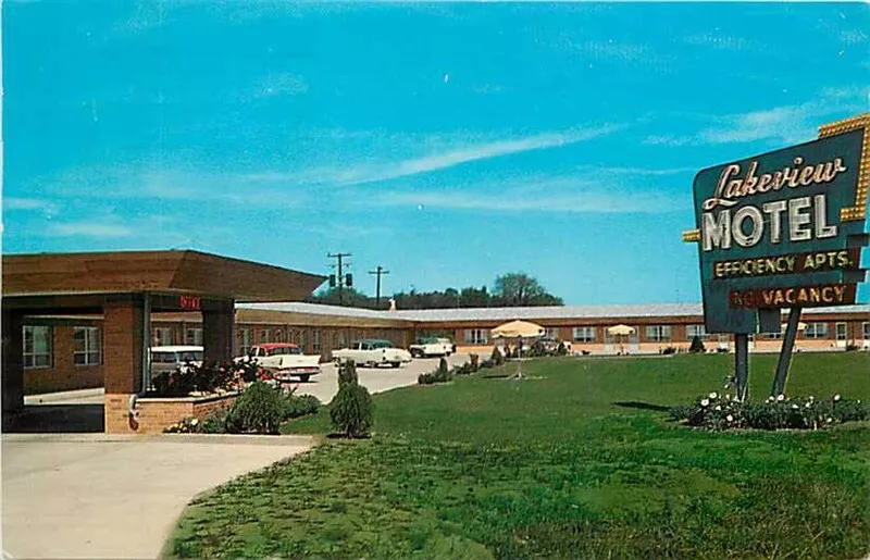 Lakeview Motel - Vintage Postcard